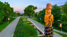 Photo of totem pole at UBC